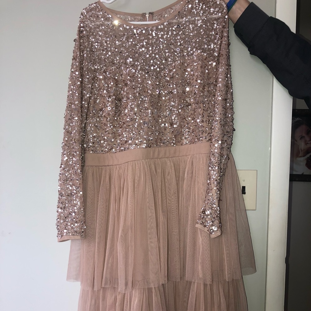 MAKE ME AN OFFER. Long sleeve sequin/tulle dress